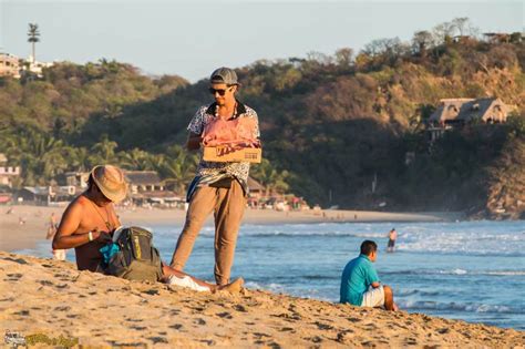 fotos desnudas en la playa|Fotos Porno de Playa al Desnudo